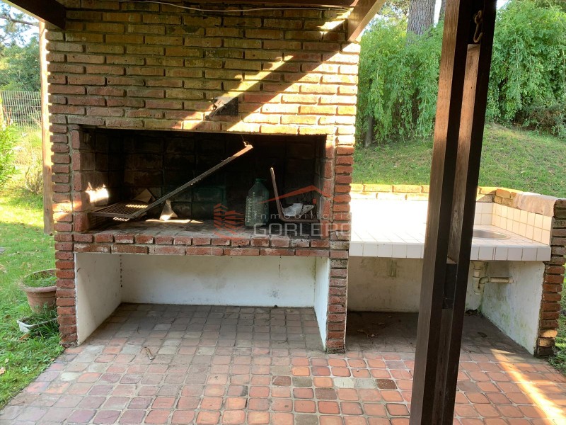 Photo 4 of 15
