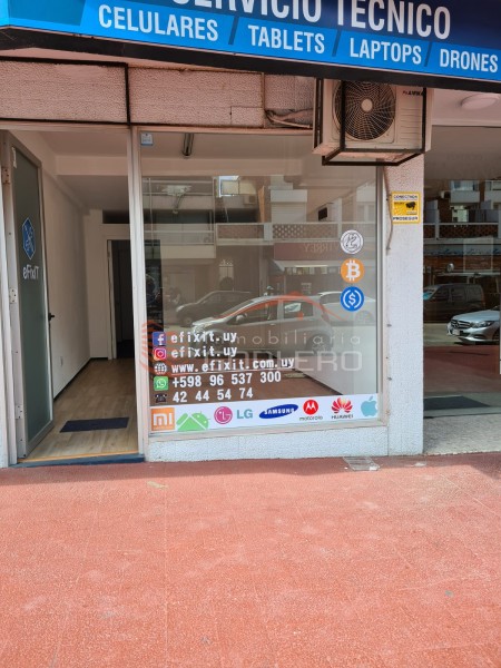 Alquiler de Local en Punta del Este, Pensinsula muy bien úbicado, entre Gorlero y la 20 · Foto 3
