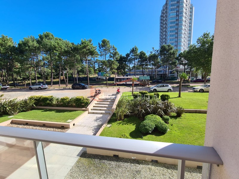 Apartamento en Venta y Alquiler en Punta del Este, de 2 dormitorios en Roosevelt · Foto 3