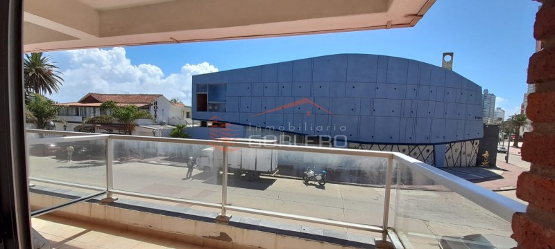 Apartamento en venta y alquiler anual de 1 dormitorio con cochera en Peninsula - Punta del Este · Foto 1