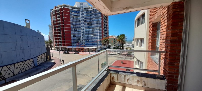 Apartamento en venta y alquiler anual con cochera en Punta del Este, Península · Foto 4