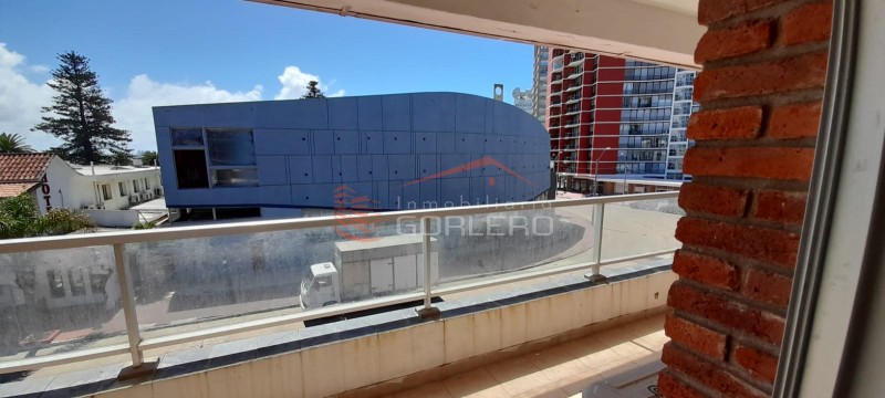 Apartamento en alquiler anual de 1 dormitorio y medio con cochera en Peninsula - Punta del Este · Foto 4