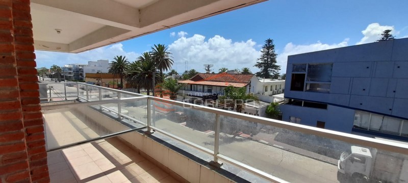 Apartamento en alquiler anual de 1 dormitorio y medio con cochera en Peninsula - Punta del Este · Foto 1