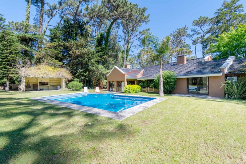 Alquiler de casa en Punta del Este, San Rafael de 4 dormitorios con Pisicina · Foto 1