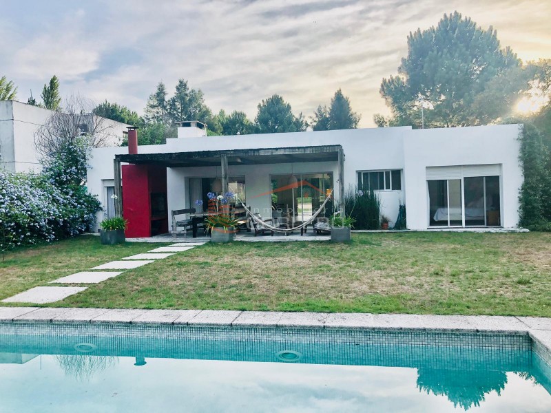 2 Casas - 5 dormitorios 3 baños en barrio privado · Foto 1