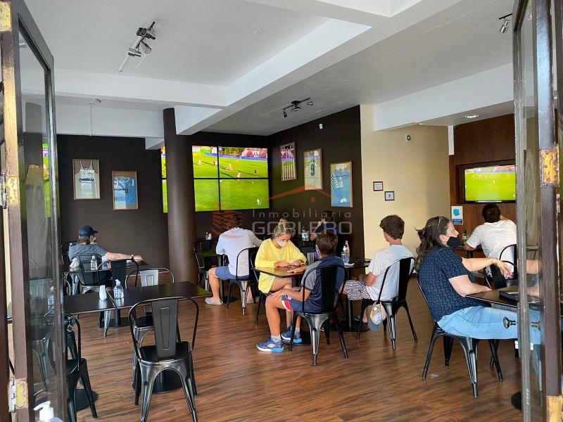 Venta de llave de local comercial al frente de 112 m2 en Península y traspaso de alquiler. · Foto 4