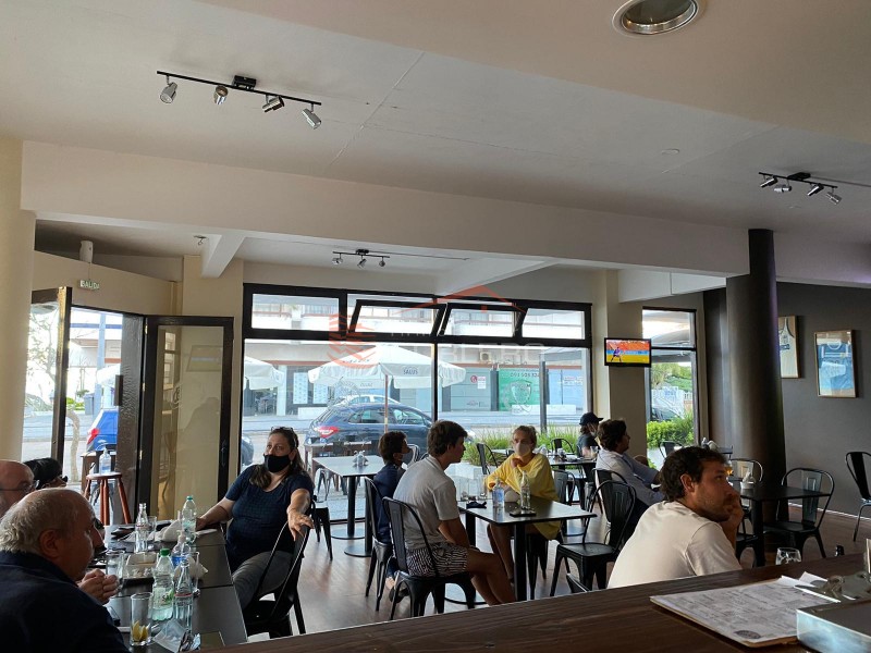 Venta de llave de local comercial al frente de 112 m2 en Península y traspaso de alquiler. · Foto 5
