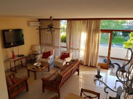 Casas En Playa Mansa: Gor18400c