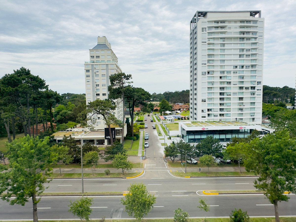 Venta apartamento 2 dormitorios sobre Roosevelt