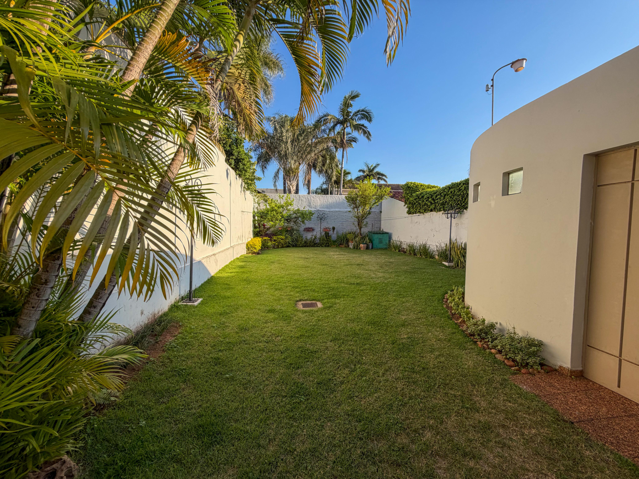 EN VENTA HERMOSA CASA DE 2 PISOS EN YCUA SATI - foto 3