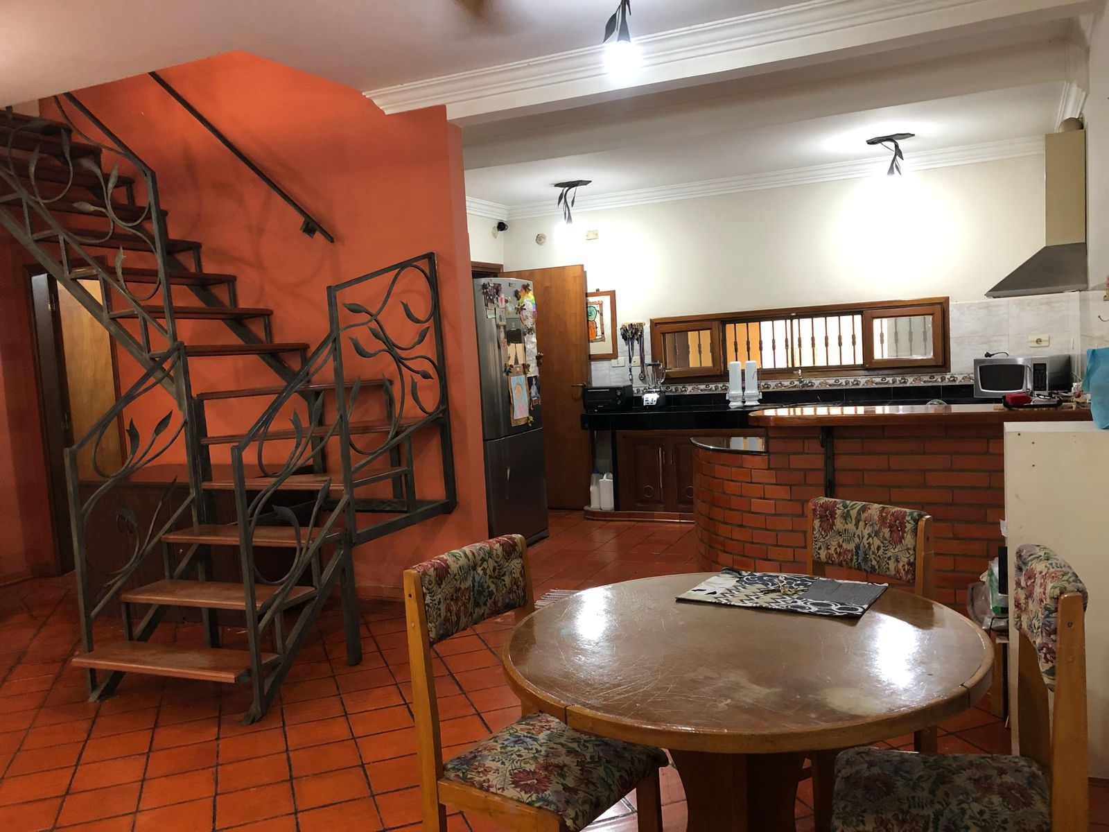 ¡casa Espaciosa En Calle Cerrada, Fernando D.L.M.! — foto 3