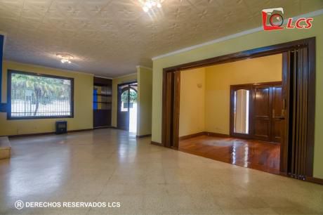 A0105 Alquilo Residencia En Barrio Mburicao