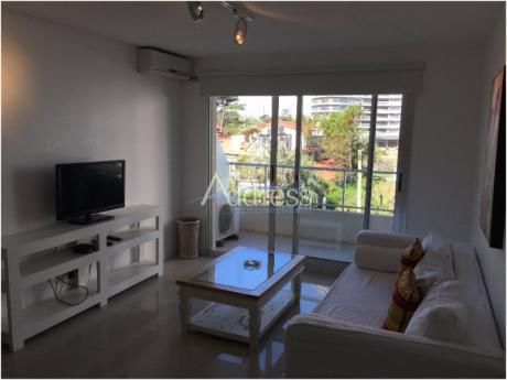 Zona Conrad, Dos Dorm