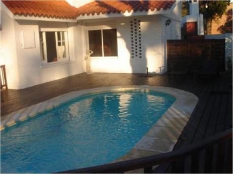 Casas En Playa Mansa: Zda1256c