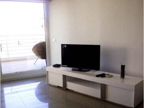 Apartamentos En Playa Mansa: Alx24a