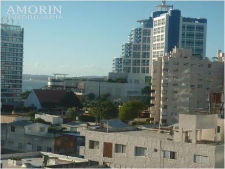 Apartamentos En Península: Amo39a