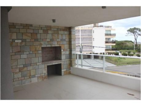Apartamentos En Playa Mansa: And2864a