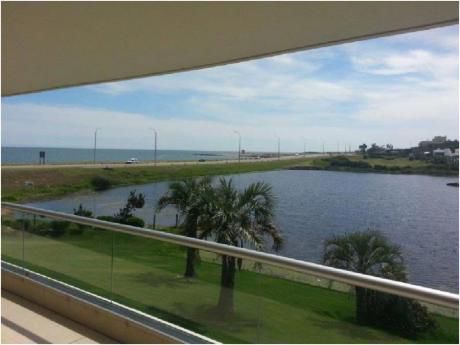 Apartamentos En Playa Mansa: And3509a