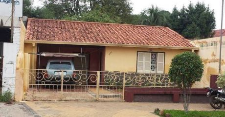 Vendo Casa Sobre Sobre Asfalto En El Barrio Herrera En 170.000 Usd