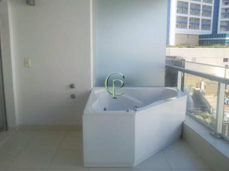 Apartamentos En Playa Mansa: Cpt10707a