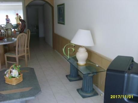 Apartamentos En Playa Mansa: Cpt10823a