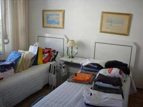 Apartamentos En Playa Mansa: Cpt790a
