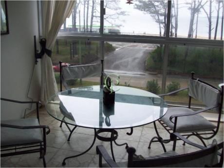 Apartamentos En Playa Mansa: Cpt9a