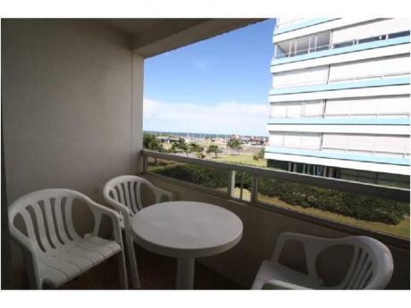 Apartamentos En Playa Brava: Cro1975a
