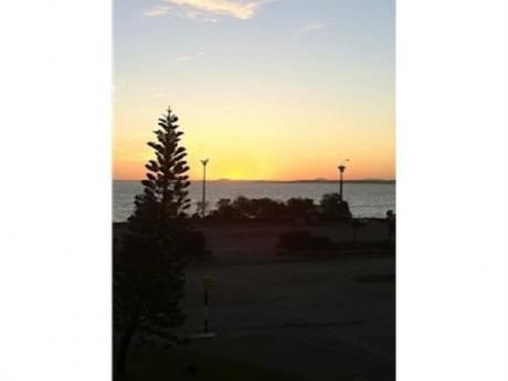 Apartamentos En Playa Mansa: Cro2175a