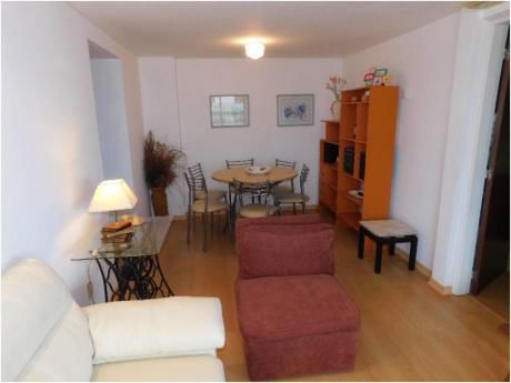 Apartamentos En Playa Mansa: Cro3746a