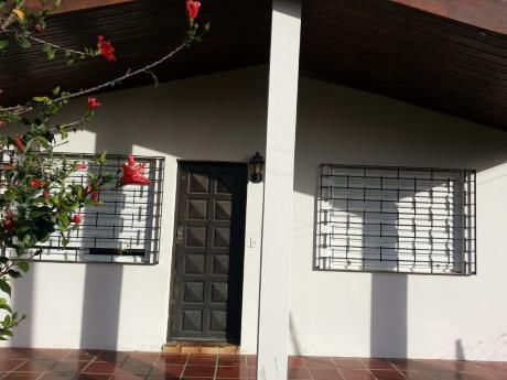 Chalet De 3 Cuartos 2 Baños Y Garaje