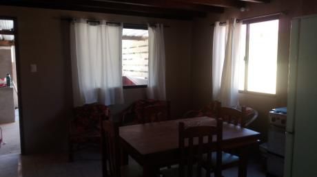 Apto Con Cocina Comedor Y Baño Abajo Y 2 Dormitorios De Alto