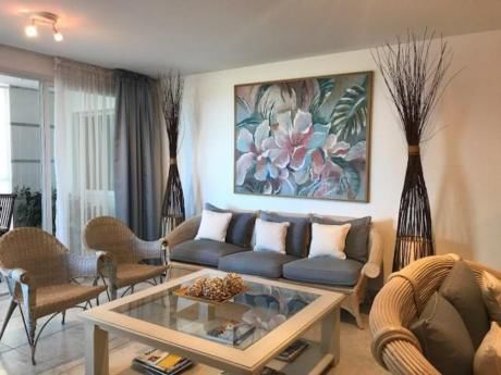 Apartamentos En Playa Brava: Idg153a