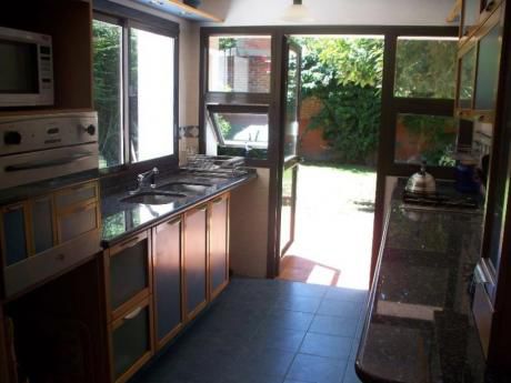 Casas En Playa Mansa: Idg196c