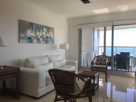Apartamentos En Playa Mansa: Idg223a