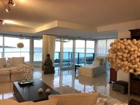 Apartamentos En Playa Mansa: Idg234a