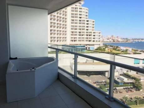 Apartamentos En Playa Mansa: Idg81a