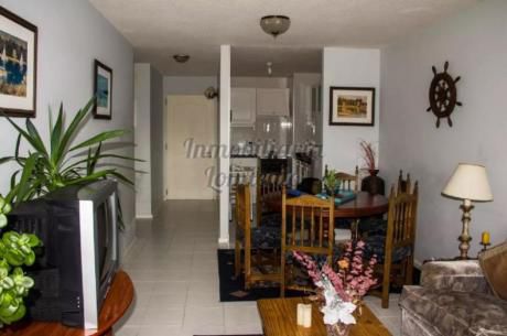 Apartamentos En Playa Mansa: Lmt236a