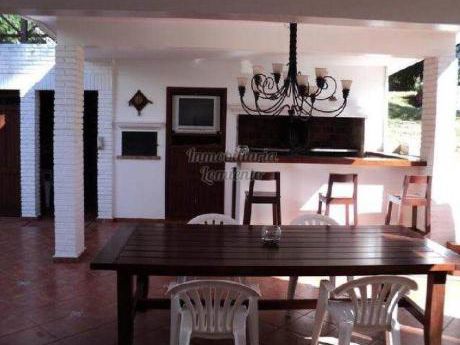 Casas En Playa Mansa: Lmt89c