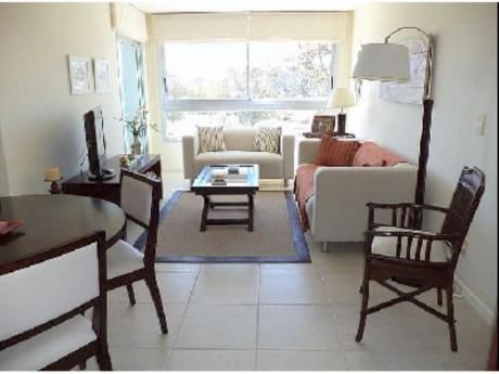 Apartamentos En Playa Mansa: Sgt2090a