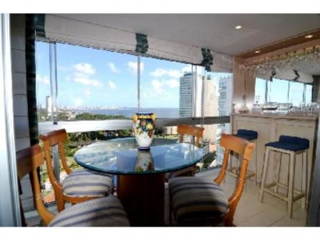 Apartamentos En Playa Mansa: Sgt2278a