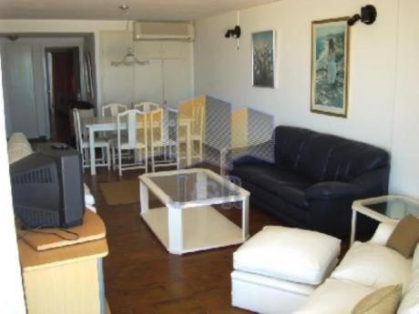 Apartamentos En Playa Brava: Jyr1595a