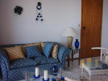 Apartamentos En Playa Mansa: Jyr241a