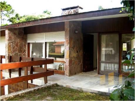 Casas En Playa Mansa: Jyr909c