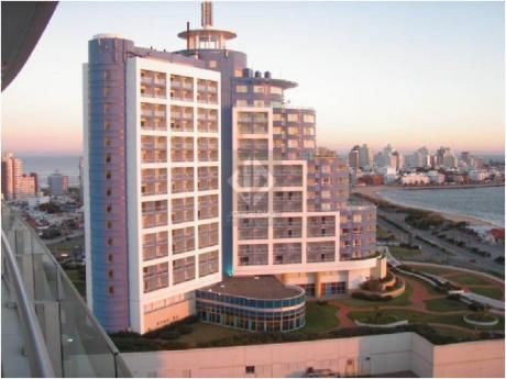 Apartamentos En Playa Mansa: Jdp834a