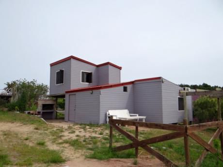 Casa De 4 Ambientes Y 1 Baño