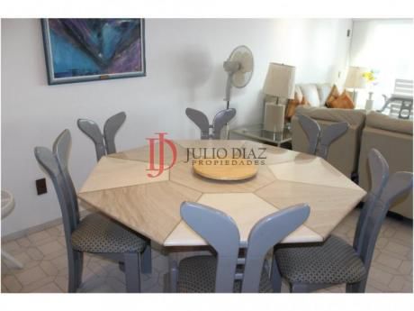 Apartamentos En Playa Mansa: Jdi2392a