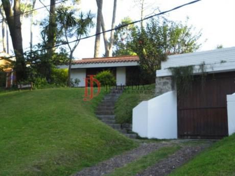Casas En Playa Mansa: Jdi5887c