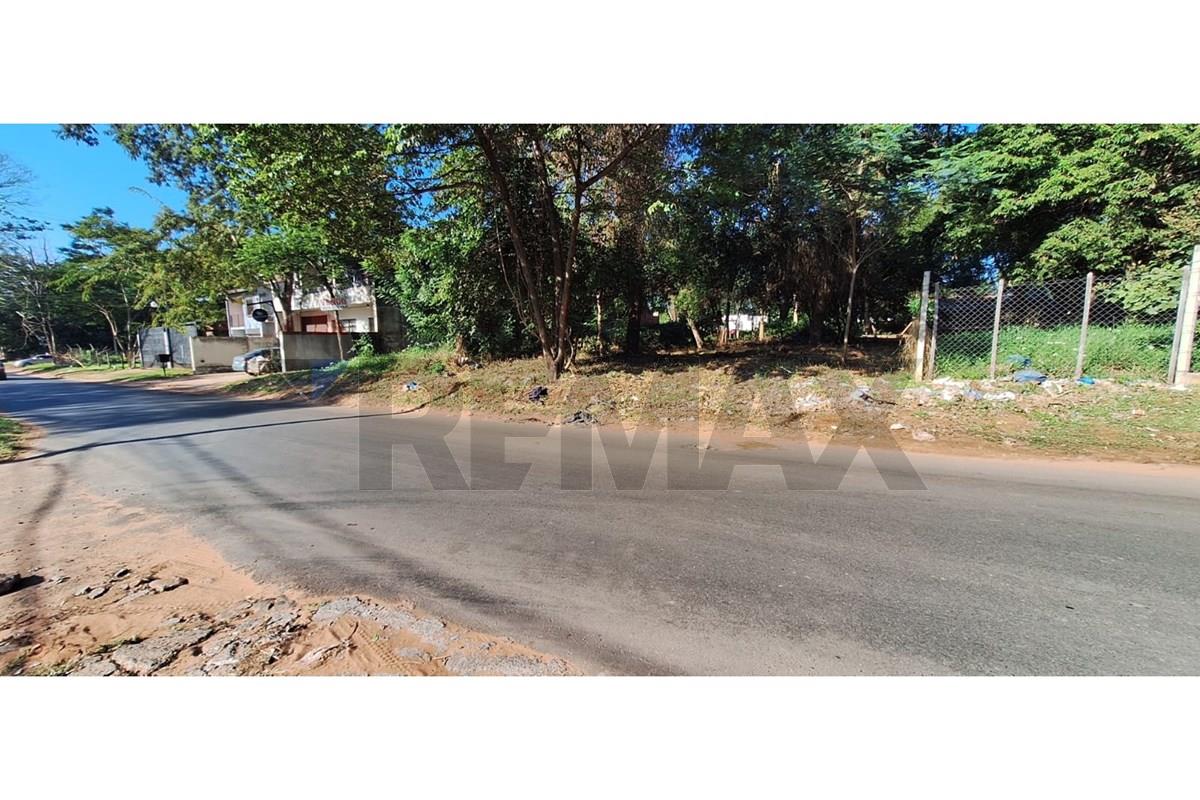VENDO TERRENO SOBRE DOBLE AV. CURIEL — foto 2