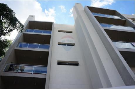 Venta Hermoso Departamento De 2 Dormitorios Con 2 Cocheras